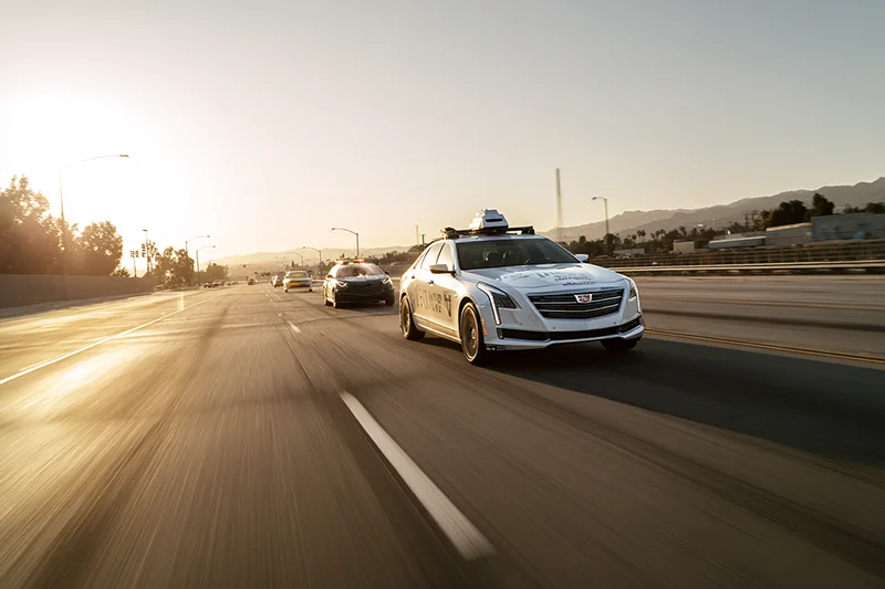 Abgrenzung zwischen selbstfahrenden Fahrzeugen und Robotaxi-Flotten